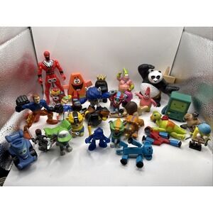 Lot of 30 Action Figures Small Kid Toy Action Stick, Panda, SpongeBob Marvel VTG